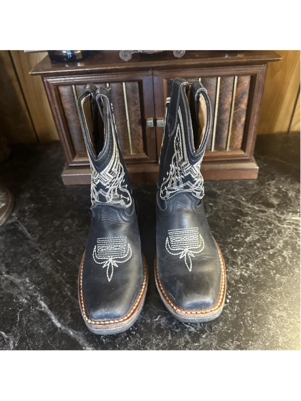 Tinaja Youth Black Cowboy Boots with White Western Stitching Size 1.5